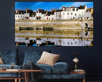 Spiegelung von Blois am Ufer der Loire in Frankreich von Dieter Walther