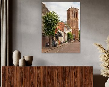 Straat Elburg met Sint Nicolaaskerk van Meindert Marinus