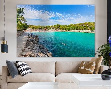 Vue idyllique de la plage de Cala Mondrago à Majorque, belle baie en bord de mer, Espagne sur Alex Winter