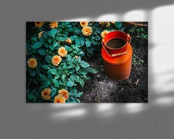 Orangenkrug, Orange Blumen von Patrycja Polechonska