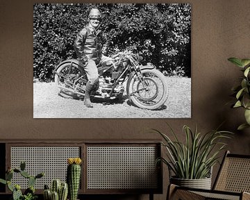 Trotse eigenaar van een Moto Guzzi C4V 1925 van Timeview Vintage Images