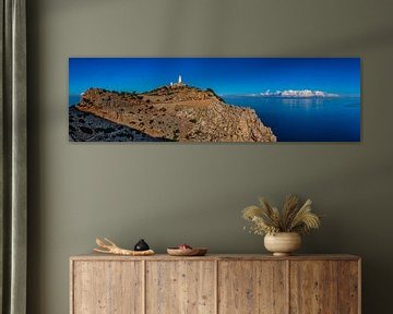 Panorama uitzicht op de vuurtoren van Cap de Formentor op Mallorca van Alex Winter