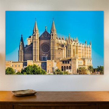 Frontansicht der berühmten Kathedrale von Palma de Mallorca, Spanien