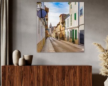 Mallorca Spanien, Straße in der Altstadt von Felanitx von Alex Winter