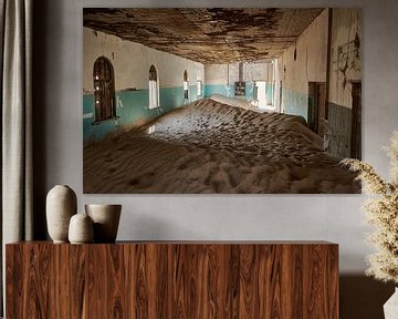 Zand in verlaten huis - Kolmannskuppe van Thomas Marx