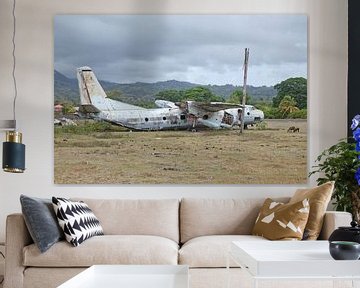 Lost Place - Verlassener Flugplatz auf Grenada (Karibik) von t.ART