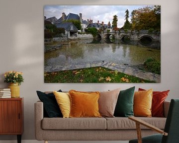 Romantisch beeld van een brug in een Frans dorpje in de Loire Vallei van Studio LE-gals