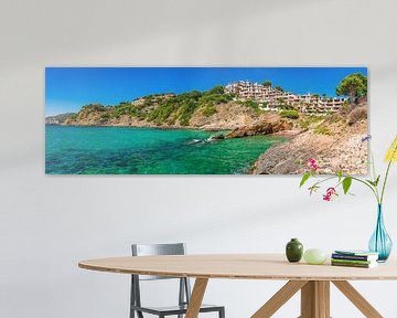 Prachtig uitzicht op de kustlijn van Santa Ponsa met mediterrane huizen van Alex Winter