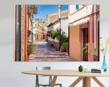 Mooie straat in Esporles, kleine mediterrane stad op Mallorca van Alex Winter