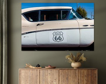 Klassieke auto met Route 66 teken in Williams Arizona USA van Dieter Walther