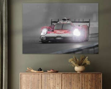 Glickenhaus Le Mans Hypercar in de mist