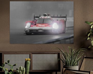 Glickenhaus Le Mans Hypercar in de mist