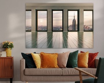 Blick aus großen Fenstern auf Manhattan / New York bei Abendlicht von Jürgen Neugebauer | createyour.photo