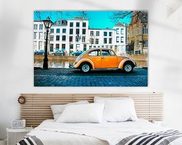 Volkswagen Beetle Kever op het Rapenburg in Leiden. van Charlie Versteege
