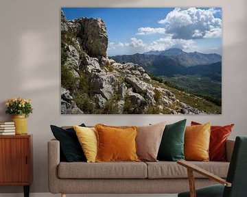 Felsen und Wolken. Gebirgslandschaft in Spanien von Adriana Mueller