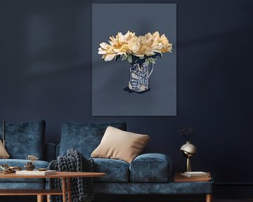 Fleurs jaunes dans un vase bleu