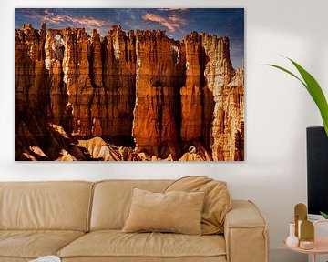 Natuurwonder Hoodoos met stormwolken bij Bryce Canyon National Park in Utah USA van Dieter Walther