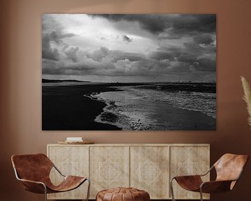 Beach De Cocksdorp Texel en noir et blanc sur Suzanne Spijkers