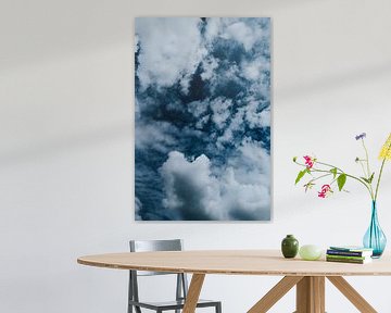 Wolken hoch am blauen Himmel | Naturfotografie Druck von AIM52 Shop