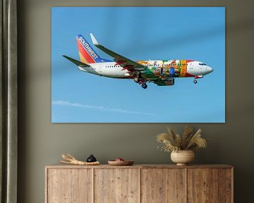 Fraai gekleurde Boeing 737 van Southwest Airlines (Florida One) in de landing gefotografeerd bij Wil van Jaap van den Berg