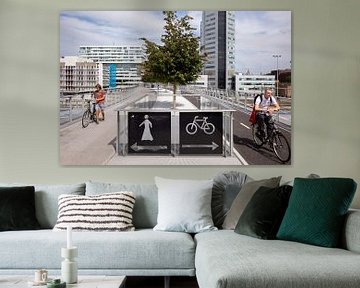 Fahrrad und Fußgängerbrücke in Utrecht in den Niederlanden von Remco-Daniël Gielen Photography