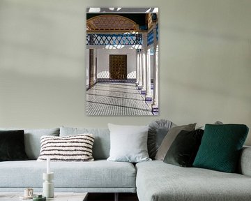 Sfeervolle arabische binnenplaats | Bahia Palace | Marrakesh | Marokko | Reisfotografie print van Kimberley Helmendag