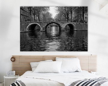 Brücke über die Herengracht in Amsterdam von Peter Bartelings