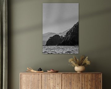 Bergen aan de kust in Italië in zwartwit van BY MIRNA