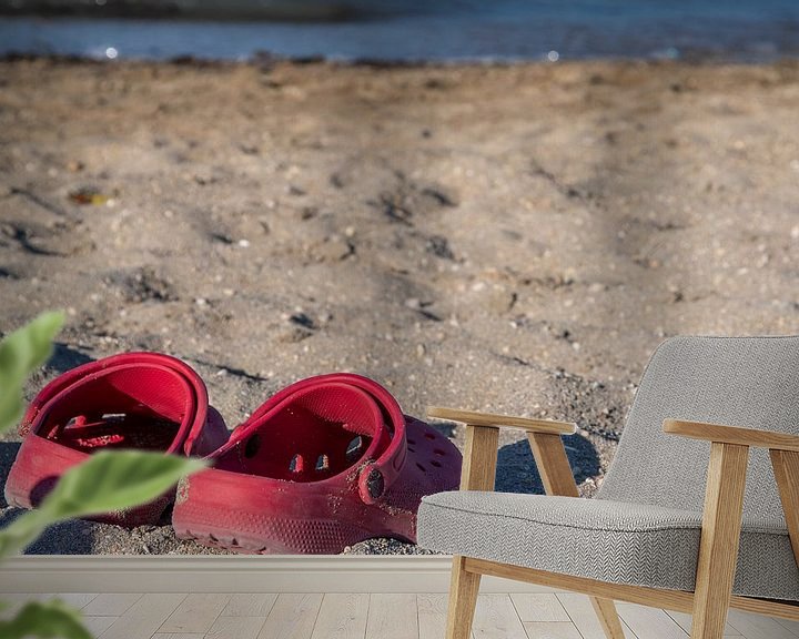 Beispiel fototapete: Rote Schuhe am Strand von Fartifos