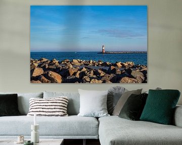 Pier en piertoren aan de Oostzeekust in Warnemünde van Rico Ködder