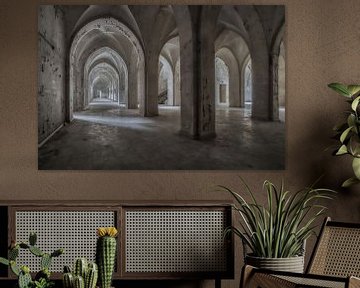 schöne Aussicht auf eine verlassene Halle von Marian van der Kallen Fotografie