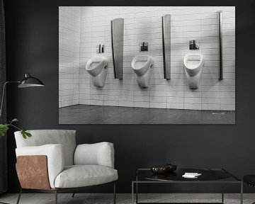 Urinoirs dans les toilettes pour hommes sur Marcel Derweduwen