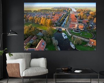 Luchtfoto van het dorpje Sloten met Molen De Kaai in Friesland Nederland van Eye on You