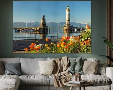 Vuurtoren en Beierse Leeuw in de haven van Lindau aan het Bodenmeer van Markus Lange