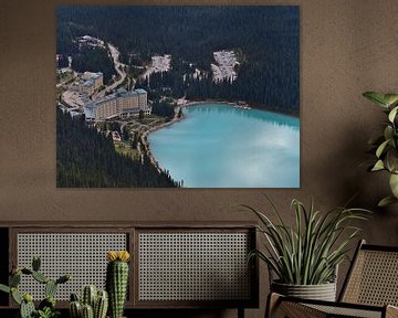 Luxury hotel at Lake Louise by Timon Schneider