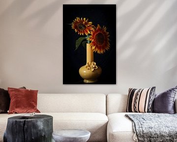 Tournesols dans un vase sur Johanna Oud