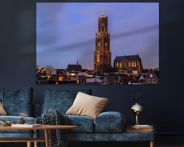 Stadtbild von Utrecht mit rot-weißem Domturm, Foto 2 von Donker Utrecht