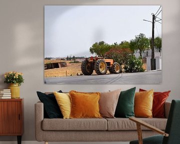 Tractor tijdens pauze van werken op de wijngaard in Portugal van Studio LE-gals