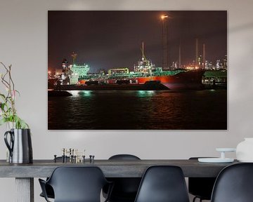 Ginga Bobcat Chemische tanker bij nacht in Haven Rotterdam 2 van Anouschka Hendriks
