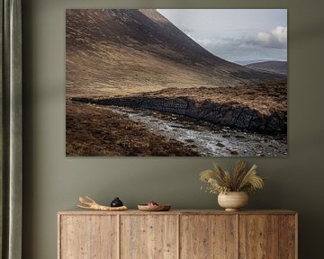 Uitgegraven veenland op Achill island van Bo Scheeringa Photography
