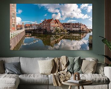 Enkhuizen met de huisjes aan het water en de ophaalbrug van Jolanda Aalbers