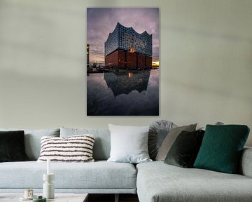 Elbphilharmonie Hambourg au coucher du soleil avec reflet sur Fotos by Jan Wehnert