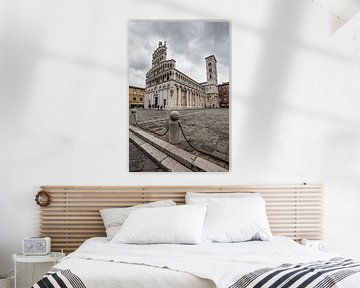 Kerk San Michele in Foro in centrum van Lucca, Toscaan, Italië van Joost Adriaanse