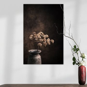 Dried hogweed in a rustic vase. by Henk Van Nunen Fotografie