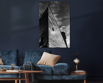 Façade d'un immeuble de bureaux au Medienhafen de Düsseldorf en noir et blanc sur Dieter Walther