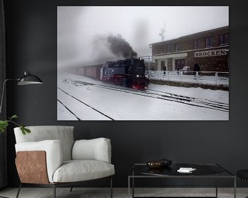 Le train du Brocken à l'entrée de la gare de Brocken sur t.ART