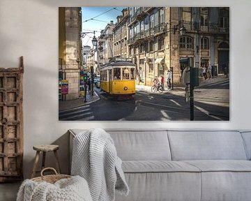 Tramlijn 28 Lissabon van Frans Nijland