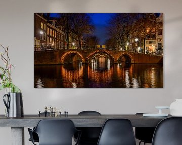 Brücke über die Herengracht in Amsterdam von Peter Bartelings