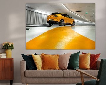 Gelbe Ford Mustang Mach-E GT von Bas Fransen