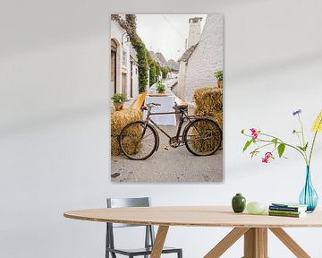 Oude Fiets voor Italiaans restaurant in Alberobello - Puglia Italië